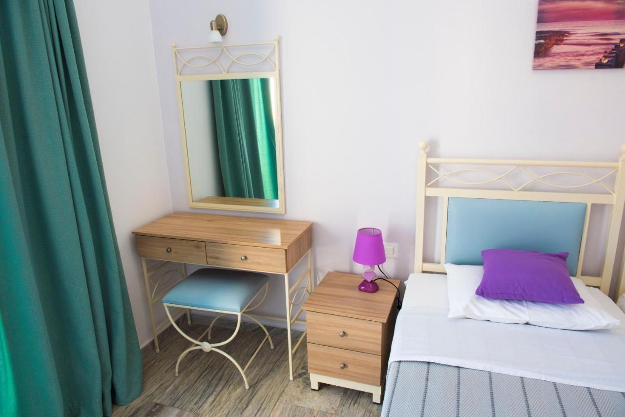 Ino Hotel Kamári Eksteriør bilde